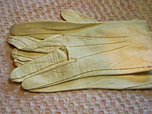 Vintage Moyen Leather Gloves Ivory 9 1/2
