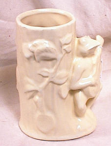 Froggy Goes A Courting Vase - Usa Pottery